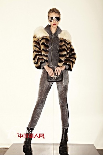 上正服饰下属三大品牌2013夏季订货会即将召开