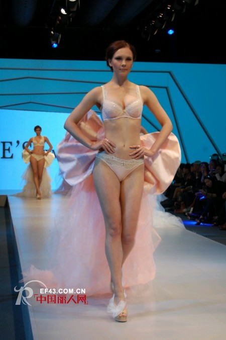 夏娃的诱惑2013春夏“The lady in Paris巴黎丽人”专场秀