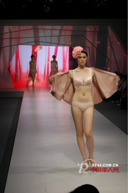 上海国际时尚内衣展 综合时尚品牌内衣泳装秀