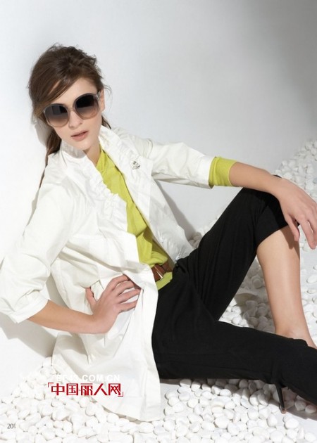 最IN潮流色青草绿妆点今秋  RUPSAPSA女装穿出春的气息