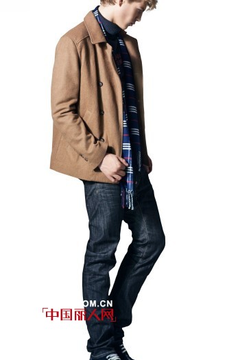 蓝古威-睿Casual牛仔裤装 街拍感一步到位