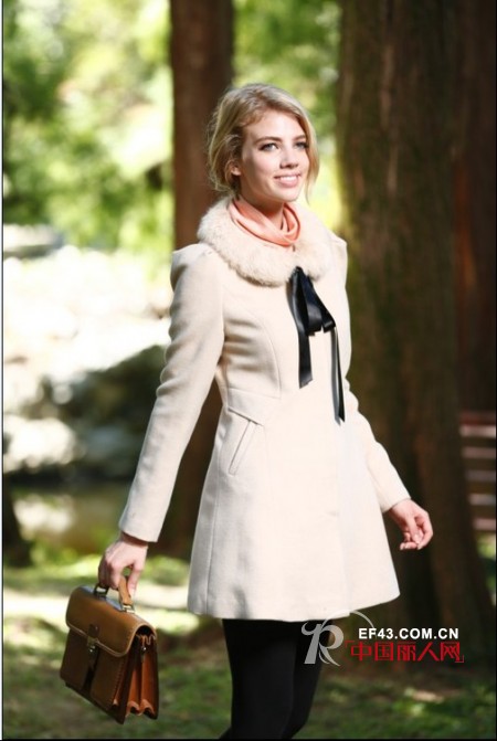 Mainlog2012秋冬大衣上演 至IN名媛范儿轻松演绎