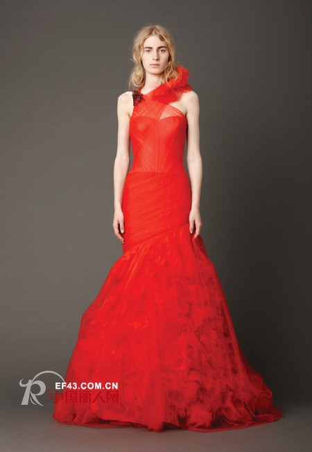 Vera Wang2013春季婚纱系列 演绎红色的唯美与浪漫