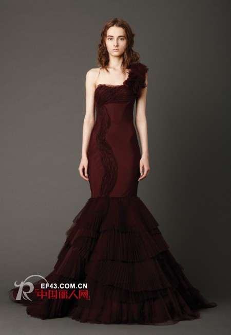 Vera Wang2013春季婚纱系列 演绎红色的唯美与浪漫