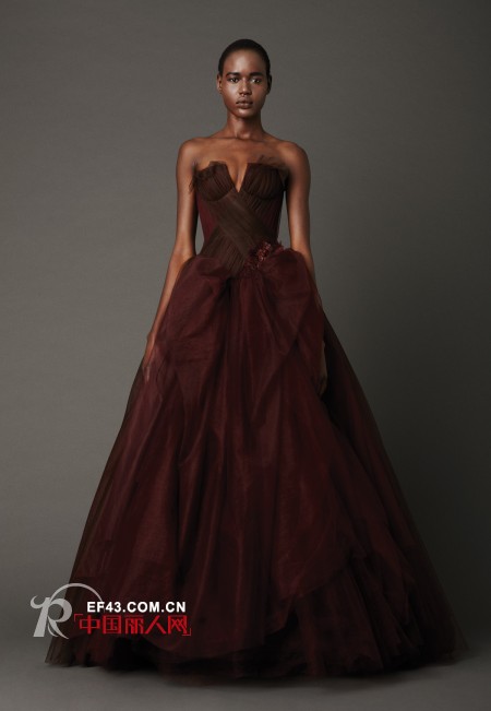 Vera Wang2013春季婚纱系列 演绎红色的唯美与浪漫