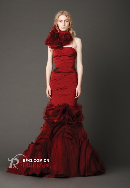 Vera Wang2013春季婚纱系列 演绎红色的唯美与浪漫