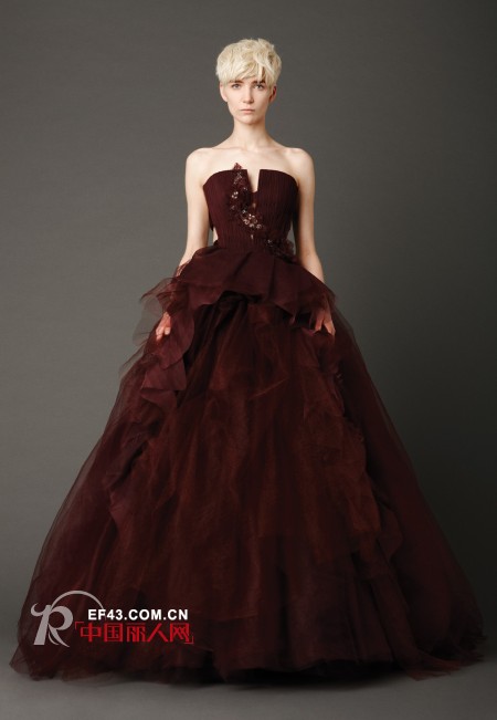 Vera Wang2013春季婚纱系列 演绎红色的唯美与浪漫