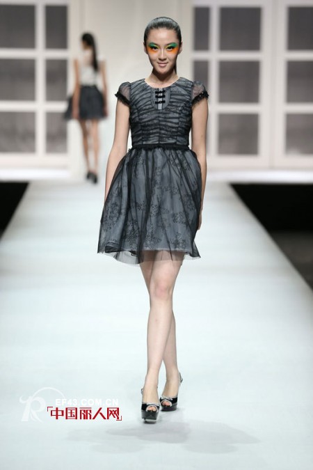 金苑•洪美璇2013春夏“虹”时装发布会