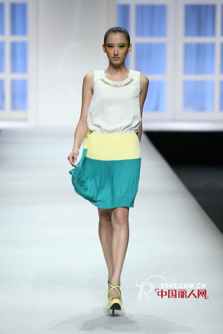 金苑•洪美璇2013春夏“虹”时装发布会