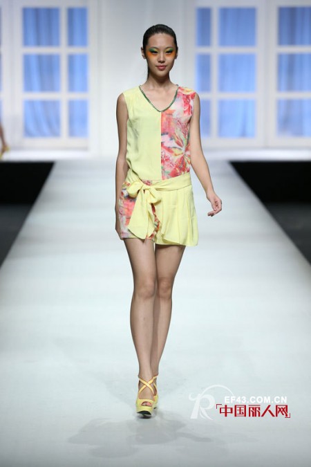 金苑•洪美璇2013春夏“虹”时装发布会