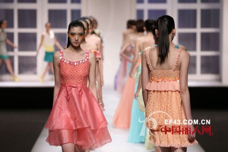 金苑•洪美璇2013春夏“虹”时装发布会