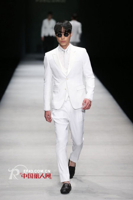 西域骆驼•惠文龙举办2013春夏“LOVE&PEACE”男装发布会