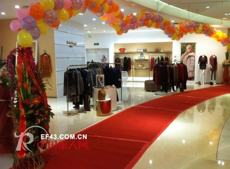 “ONLYSIMPLE唯简”常州八佰伴专柜闪耀开幕