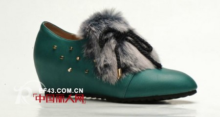 缝叶鸟秋冬女鞋 潮女就爱“毛绒绒”