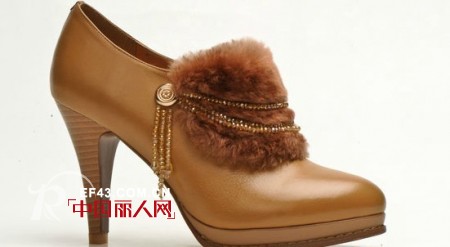 缝叶鸟秋冬女鞋 潮女就爱“毛绒绒”