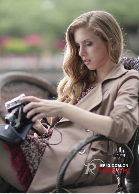 HORAE女装简约展现职场女性优雅知性美