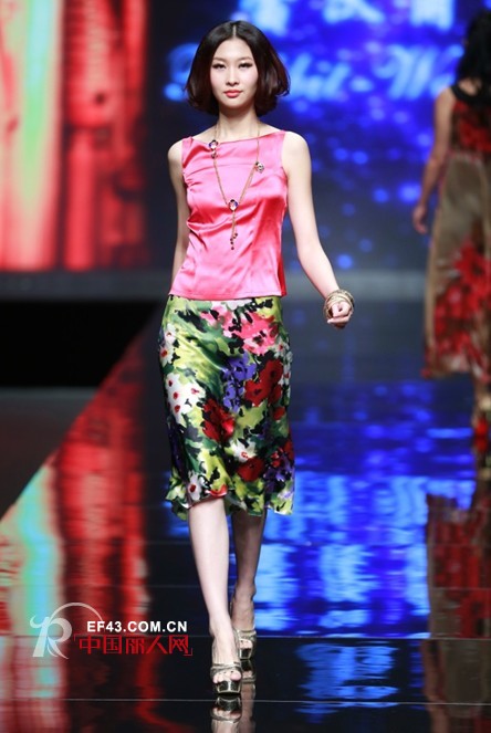 中国国际时装周:蕾沃尔·庄淦然时装发布会