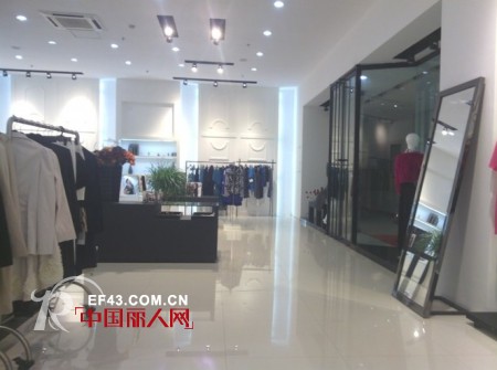 例格女装广东潮州店开业 当天销售业绩突破万元
