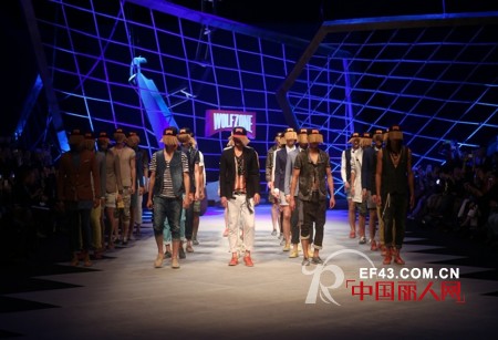 中国国际时装周:狼道•刘奕群牛仔装发布会“回归本土”