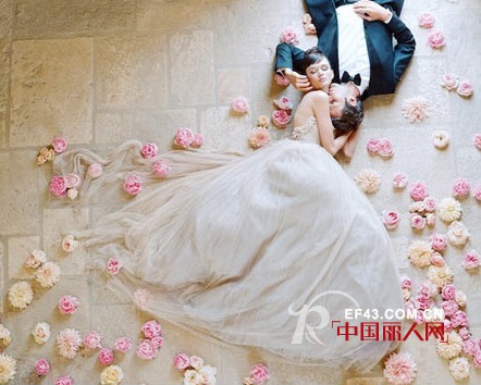 The Knot Winter 2012婚纱系列感受甜蜜花香