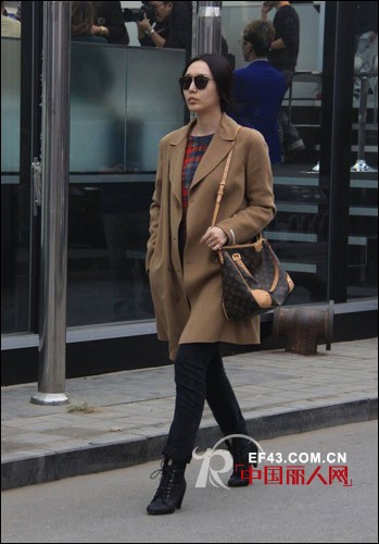 聚焦中国国际时装周 各路潮人街拍汇集