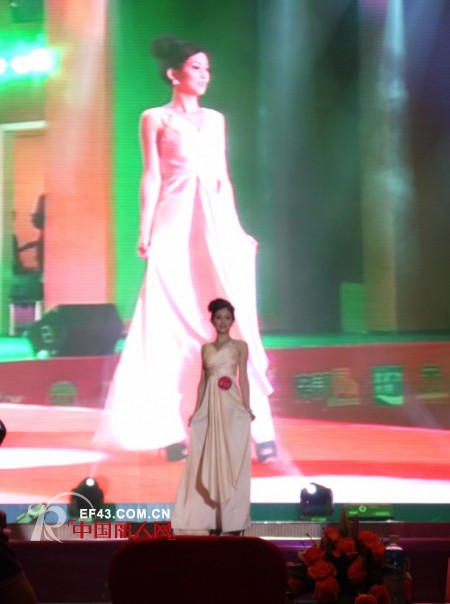 亚裔选美东莞直选总决赛举行——ECA优雅女装扮靓全场