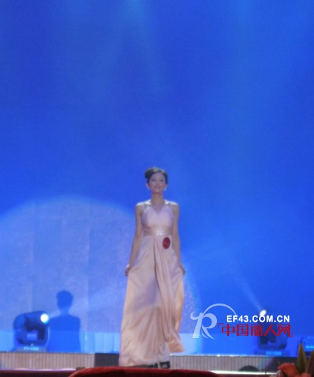 亚裔选美东莞直选总决赛举行——ECA优雅女装扮靓全场