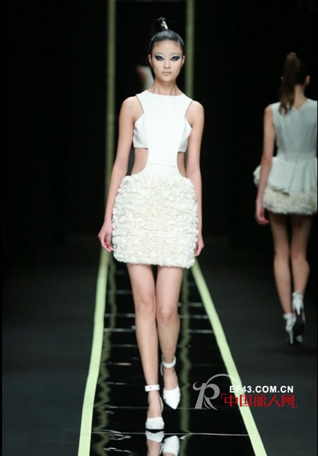 中国国际时装周:“耀若名伶”郝佳时装发布会