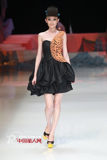 中国国际时装周:JOOOYS金绎·赵亚坤高级定制发布会