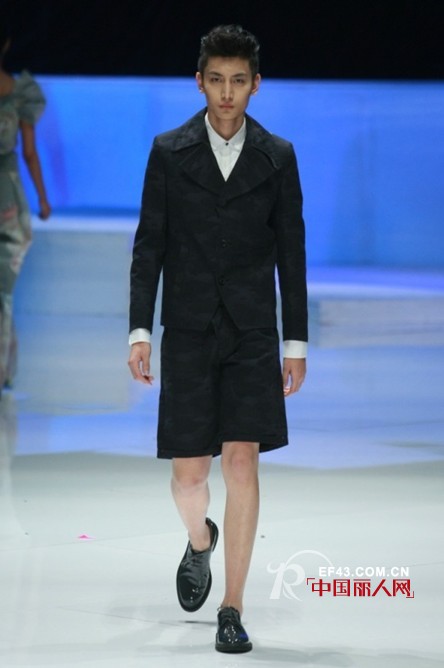 中国际时装周:“唐韵”金顶奖设计师作品发布会