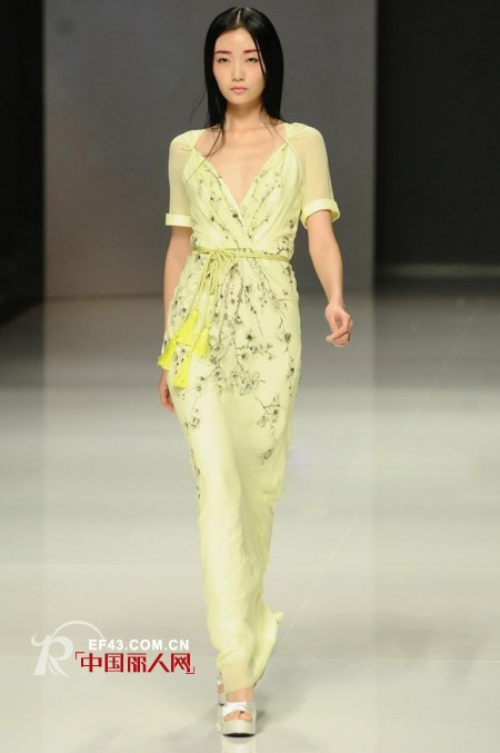 NE·TIGER高级定制华服发布会拉开中国国际时装周开幕首秀