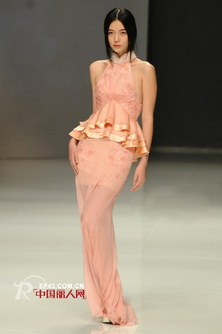 NE·TIGER高级定制华服发布会拉开中国国际时装周开幕首秀