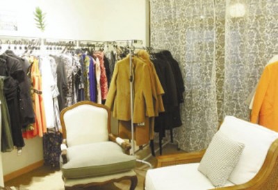 “藏”着的衣店 另类营销“请君随意”