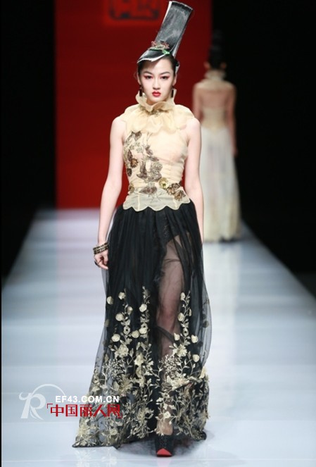 中国国际时装周:“绣·唐婕”卡特丽·唐婕2013春夏时装发布