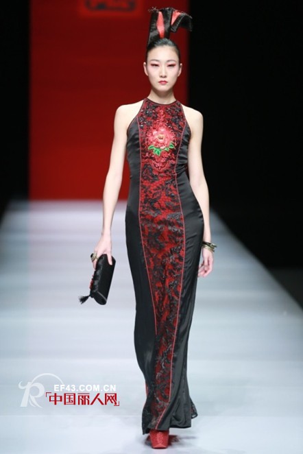 中国国际时装周:“绣·唐婕”卡特丽·唐婕2013春夏时装发布