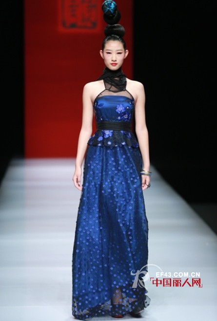 中国国际时装周:“绣·唐婕”卡特丽·唐婕2013春夏时装发布
