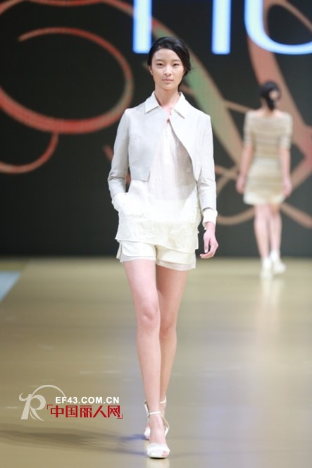 卉·赵卉洲时装2013春夏“HUI——旧爱”发布会