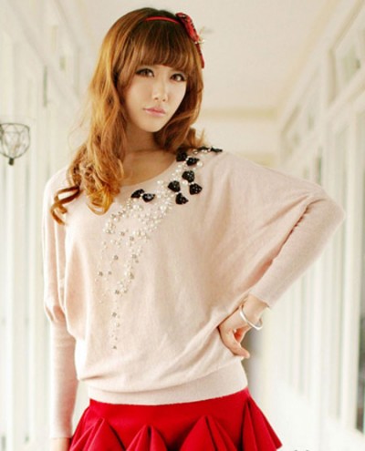 出街必胜搭配:短裙加丝袜增加回头率