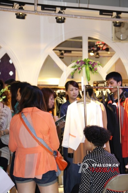 热烈庆祝TRUVIVI品牌女装2013年春夏新品订货会圆满落幕
