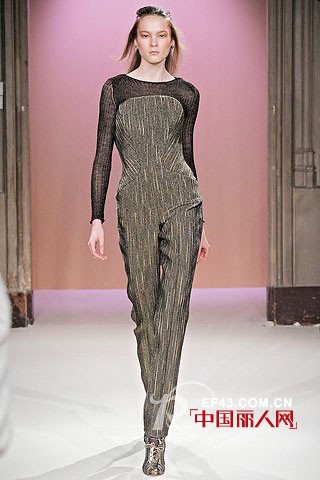 连体裤反季穿着 秋冬照样大放异彩