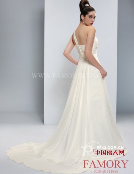 FAMORY婚纱编织每一位新娘的梦