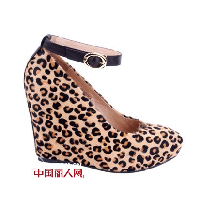 千百度鞋品豹纹系列  时尚质感星范儿穿出来