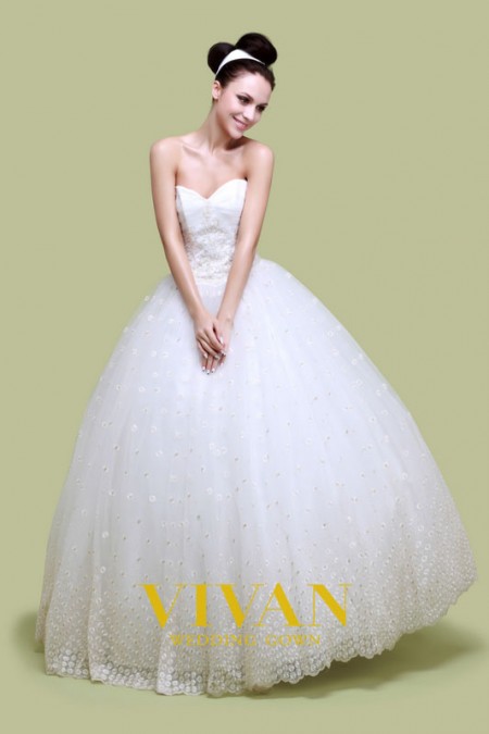 每个新娘的梦想品牌 VIVAN 婚纱美图鉴赏