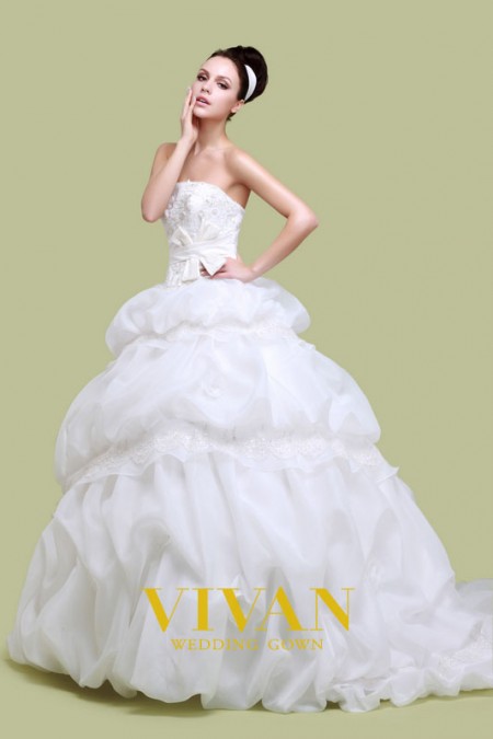 每个新娘的梦想品牌 VIVAN 婚纱美图鉴赏