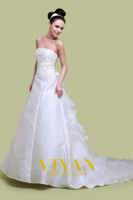 每个新娘的梦想品牌 VIVAN 婚纱美图鉴赏