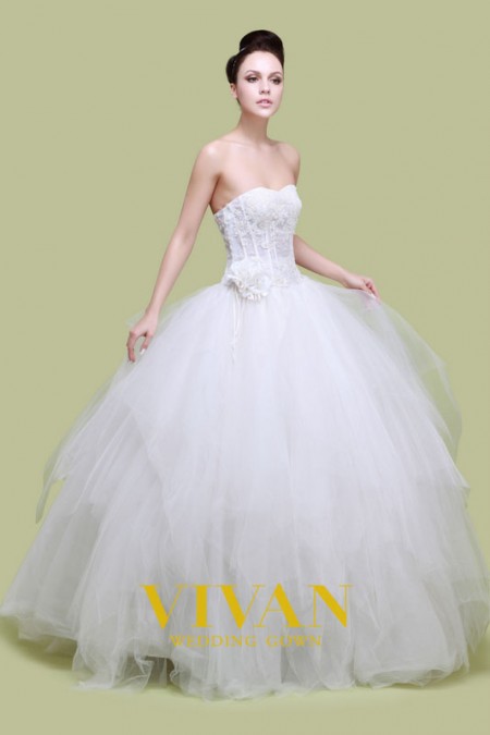 每个新娘的梦想品牌 VIVAN 婚纱美图鉴赏