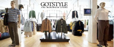 重口味广告:裸男网购服装