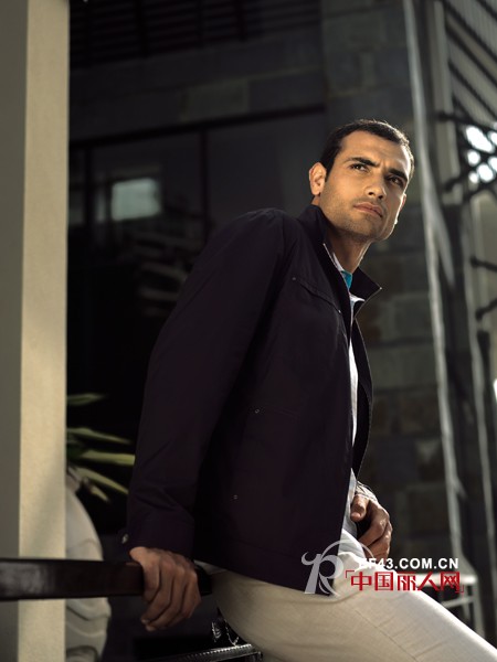 ROMA罗马独特手针工艺  让服装线条更柔和,富有立体感