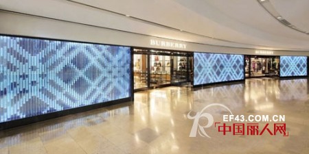 众星助阵Burberry香港首家旗舰店隆重开业