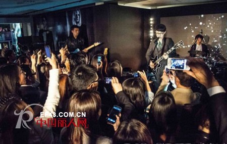 众星助阵Burberry香港首家旗舰店隆重开业